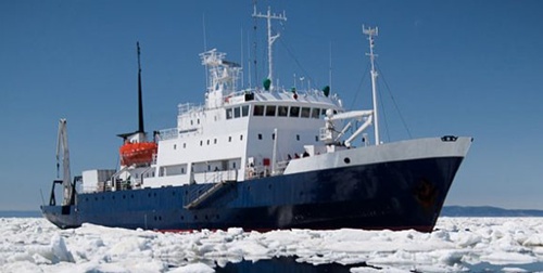 Tàu chở 74 người mắc kẹt trong băng Nam Cực