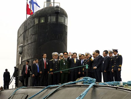 Tàu ngầm Kilo Hà Nội đã hiện diện tại quân cảng Cam Ranh
