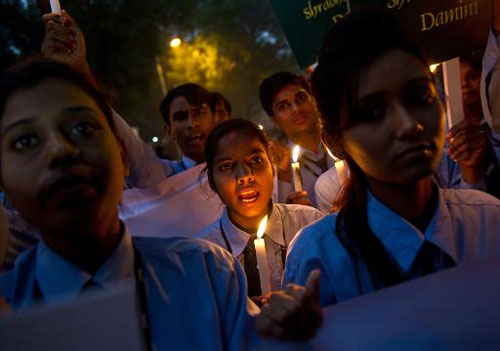 Thiếu nữ Ấn bị 9 kẻ cưỡng hiếp trong đêm Giáng sinh