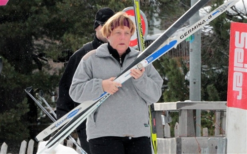 Thủ tướng Đức bị thương khi trượt tuyết