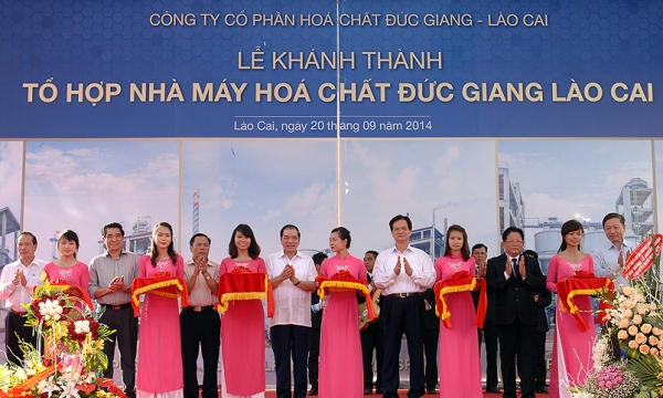 Thủ tướng Nguyễn Tấn Dũng dự khánh thành hợp nhà máy hóa chất Đức Giang