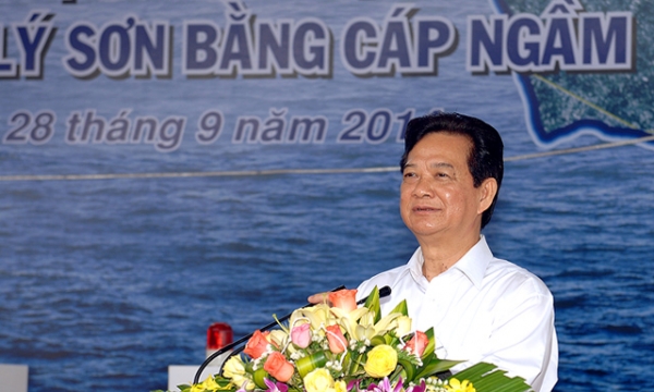 Thủ tướng Nguyễn Tấn Dũng dự lễ khánh thành dự án cáp điện cho Huyện đảo Lý Sơn