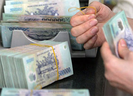 “Thừa tiền”, ngân hàng tiếp tục hạ lãi suất tiền gửi