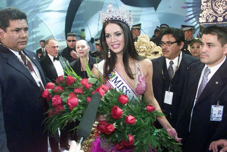 Tổng thống Venezuela nhận trách nhiệm vụ hoa hậu bị sát hại