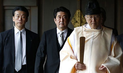 Trung, Hàn phản đối, Mỹ ‘thất vọng’ về chuyến thăm Yasukuni của Abe