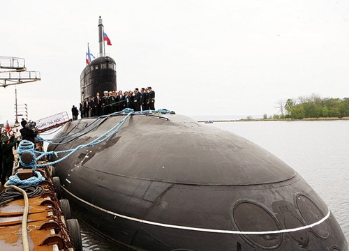 Trung Quốc, Ấn Độ quan tâm tàu ngầm Việt Nam