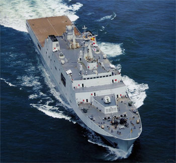 Trung Quốc điều tàu chiến đi tìm máy bay mất tích