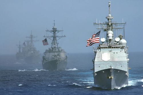 Trung Quốc xác nhận tàu chiến Mỹ, Trung suýt va chạm