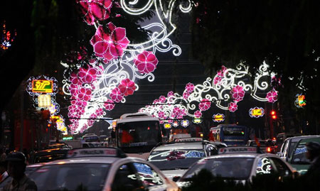 Trung tâm Sài Gòn rực rỡ trước thềm năm mới