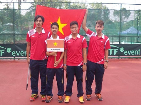 U16 Việt Nam đứng thứ tư tại vòng loại Junior Davis Cup                                                   Sao trẻ Inter thân thiết với con riêng của bồ già
