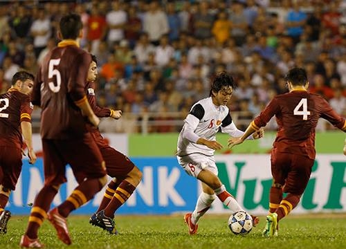 U19 Việt Nam bất lực trước phòng ngự kiểu Italy                                                   Hai người tình của Maradona đánh ghen