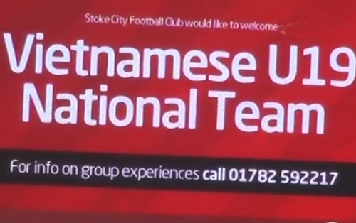 U19 Việt Nam được hàng chục nghìn CĐV chào mừng ở sân Britannia