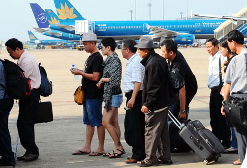 VietjetAir giật thị phần, Vietnam Airlines lo đối phó