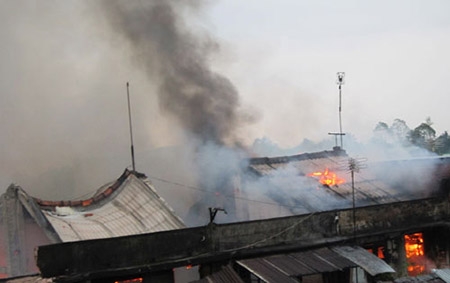 Vĩnh Long: Cháy lớn ở chợ Cái Nhum