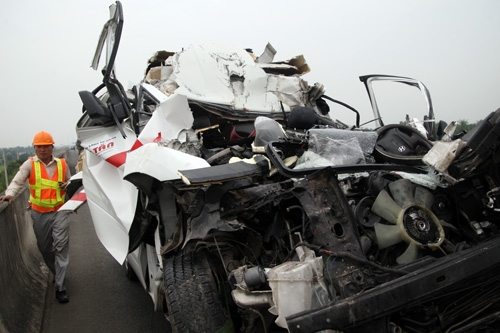 Xe cứu thương đâm ôtô tải trên cao tốc Trung Lương, 3 người chết