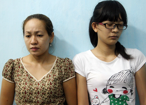 Bắt 2 bảo mẫu hành hạ dã man trẻ ở Sài Gòn