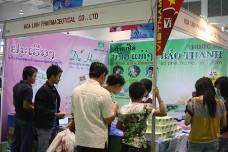 Thuốc ho Bảo Thanh từng bước chinh phục thị trường Lào