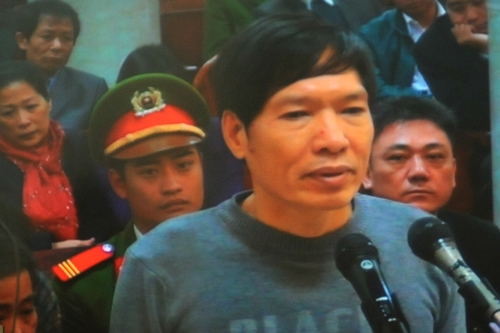 Đang tuyên án với 7 bị cáo đưa Dương Chí Dũng bỏ trốn