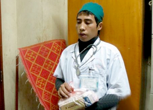 Bác sĩ dỏm lừa tiền trong bệnh viện Bạch Mai