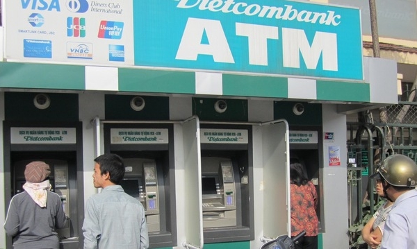 Ngân hàng bắt đầu tận thu phí ATM?