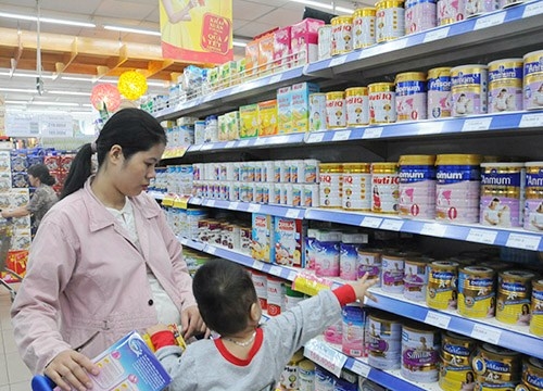 Áp trần giá sữa, các doanh nghiệp giảm giá đến 200.000đồng/hộp