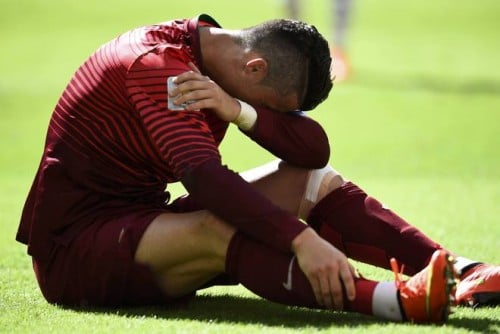 Ronaldo rơi lệ ngày chia tay World Cup