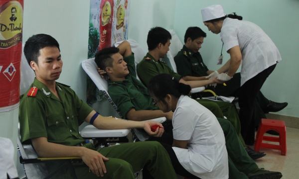 Nhãn hàng Dr Thanh ghi nhận: 1.122 đơn vị máu thu được từ ngày hội xứ Thanh