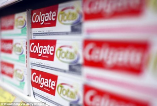 Hóa chất trong kem đánh răng Colgate có thể gây ung thư