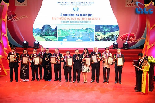 Vinh danh và trao tặng Giải thưởng Du lịch Việt nam năm 2013