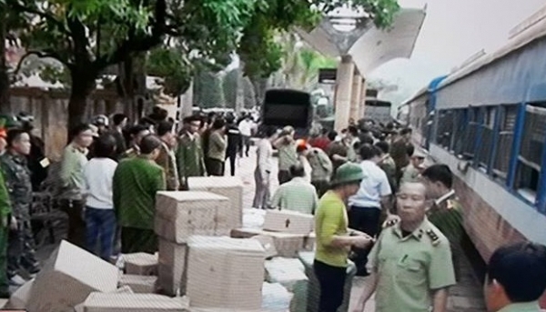 Lạng Sơn: Triệt phá đường dây vận chuyển hàng lậu trên tàu hỏa