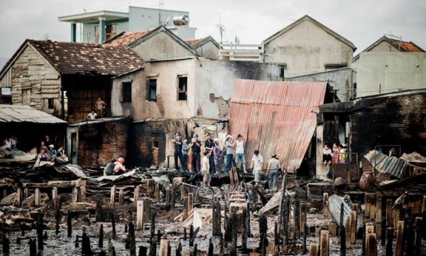 Loạt ảnh vụ cháy 40 nhà dân tại Nha Trang