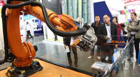 Trung Quốc: Robot dần thay thế người lao động