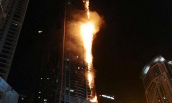 Tháp 'Ngọn Đuốc' (The Torch) tại Dubai lại cháy