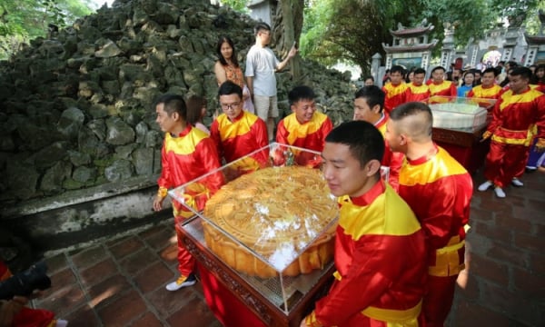 Cặp bánh Trung thu kỷ lục Việt Nam nặng 3 tạ