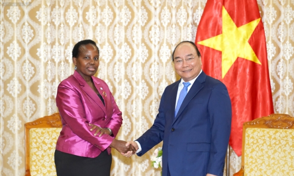 Thủ tướng Nguyễn Xuân Phúc tiếp Bộ trưởng Ngoại giao và Hợp tác quốc tế Cộng hòa Botswana 