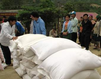 Thủ tướng Nguyễn Xuân Phúc quyết định xuất cấp gạo hỗ trợ nhân dân vùng lũ