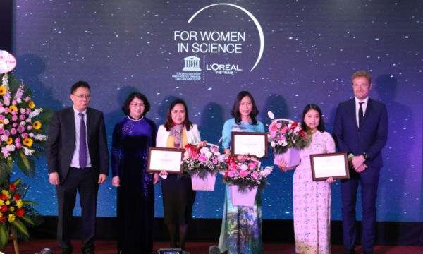  Giải thưởng L’Oréal – UNESCO Vì sự phát triển phụ nữ trong khoa học