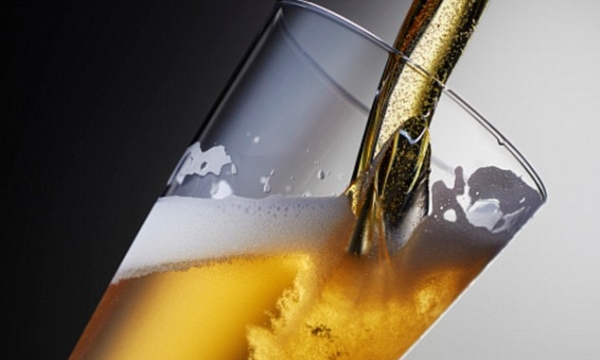 Uống rượu, bia hàng ngày giúp ngừa nguy cơ đột quỵ