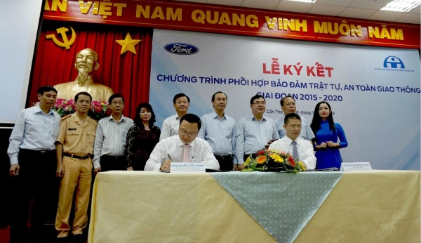 Ford Việt Nam và Ủy ban ATGTQG ký kết hợp tác chiến lược giai đoạn 2015-2020