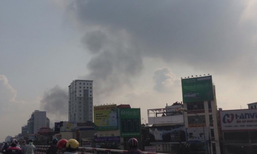 Hà Nội: Cháy dữ dội nhiều xưởng trong Công ty Lâm sản ở Đại Từ