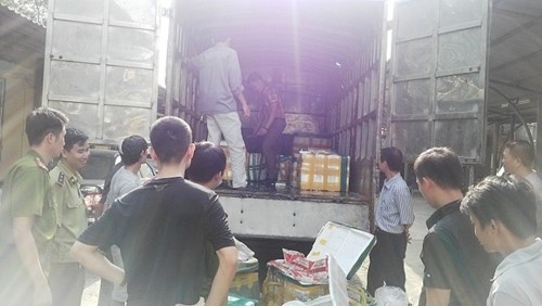 Gần 4 tấn cá chình, ba ba, sụn chân gà Trung Quốc vận chuyển về Hà Nội tiêu thụ