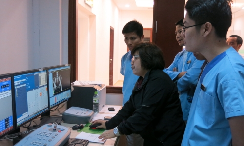 Bệnh Viện Vinmec trang bị máy xạ trị ung thư hiện đại nhất Việt Nam