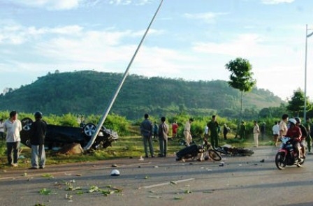 Thượng úy CSGT tông xe BMW làm 2 dân quân tử vong