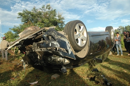 Vụ CSGT lái BMW tông chết 2 dân quân: Xe sang mang biển giả?