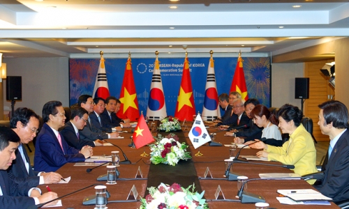 Thủ tướng đối thoại với các doanh nghiệp Hàn Quốc