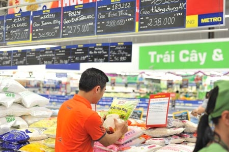 Người tiêu dùng lo ngại giá thực phẩm leo thang ngày Tết