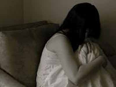 Nữ sinh 14 tuổi tố bị bạn trai cưỡng hiếp suốt 10 ngày