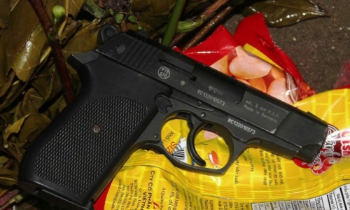 Tìm thấy khẩu súng đã 'khạc đạn' trong vụ hỗn chiến tại quán cà phê