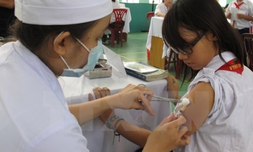 Tổ chức tiêm vắc xin sởi - rubella ở nhiều địa phương