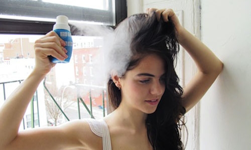 Cảnh báo nấm da đầu vì dầu gội khô handmade không nhãn mác